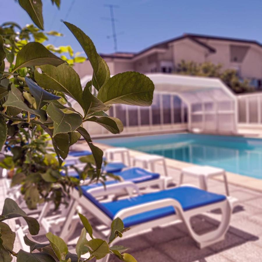 Enjoy Guest House Gmr กิมาไรส์ ภายนอก รูปภาพ