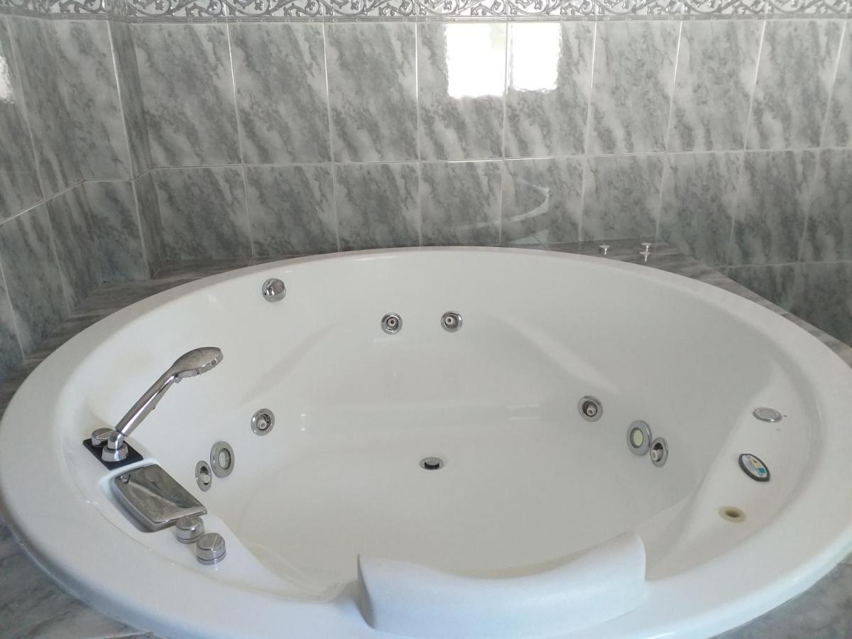 Enjoy Guest House Gmr กิมาไรส์ ภายนอก รูปภาพ
